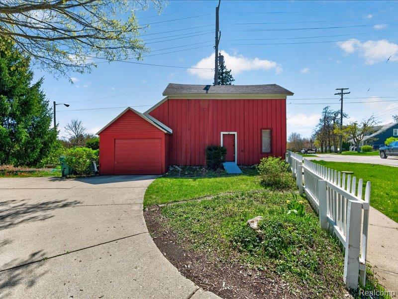 403 Lake Street, Howell, MI 48843 — Photo 56