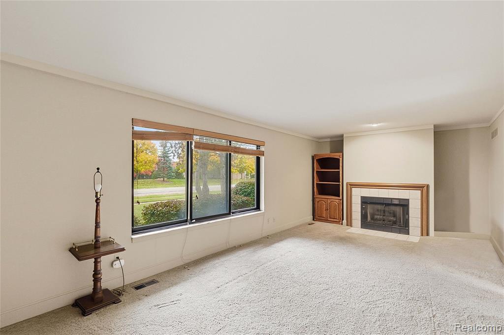 42216 Lochmoor Street, Clinton Twp, MI 48038 — Photo 13