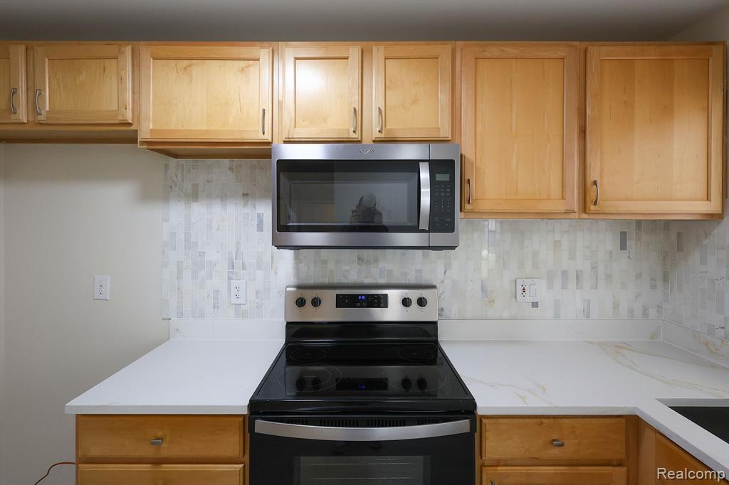 9858 FAIRBANKS Street, Van Buren, MI 48111 — Photo 8