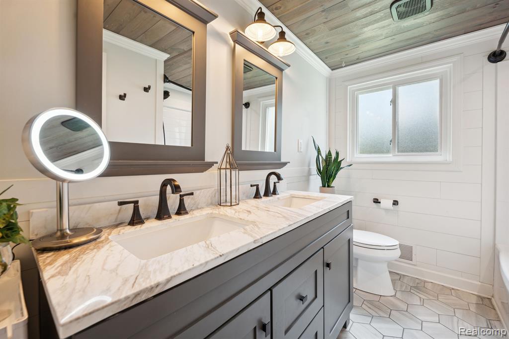 7363 HILLSBORO Drive, Canton, MI 48187 — Photo 32