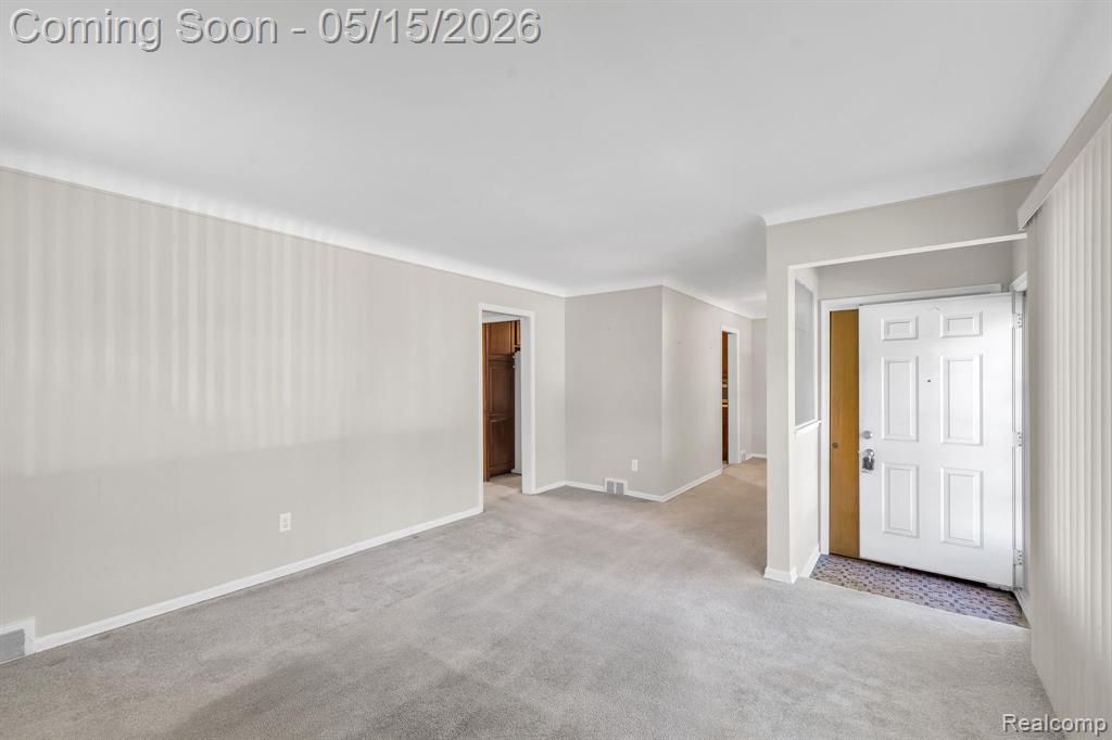 8610 N Evangeline Street, Dearborn Heights, MI 48127 — Photo 19