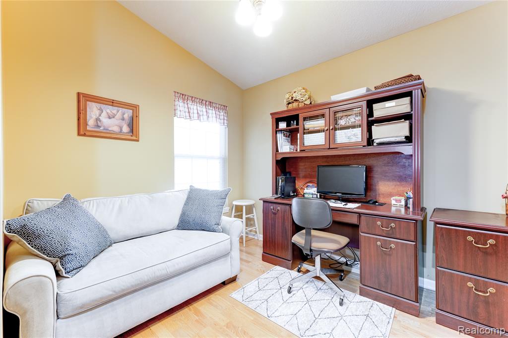 11126 Strathmore Court, Grand Blanc, MI 48439 — Photo 18