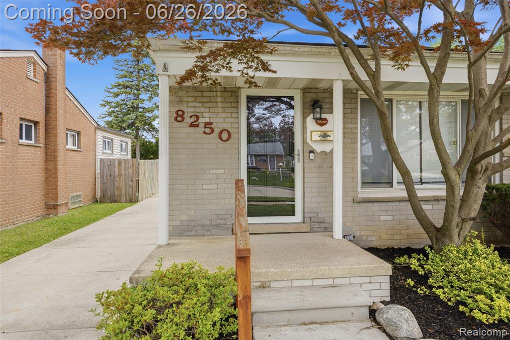 8250 Shari Drive, Westland, MI — Photo 35