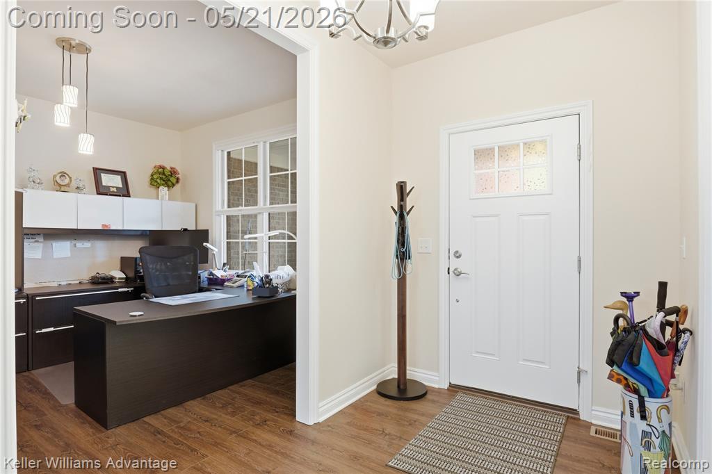 37125 White Tail Court, Farmington, MI 48335 — Photo 20