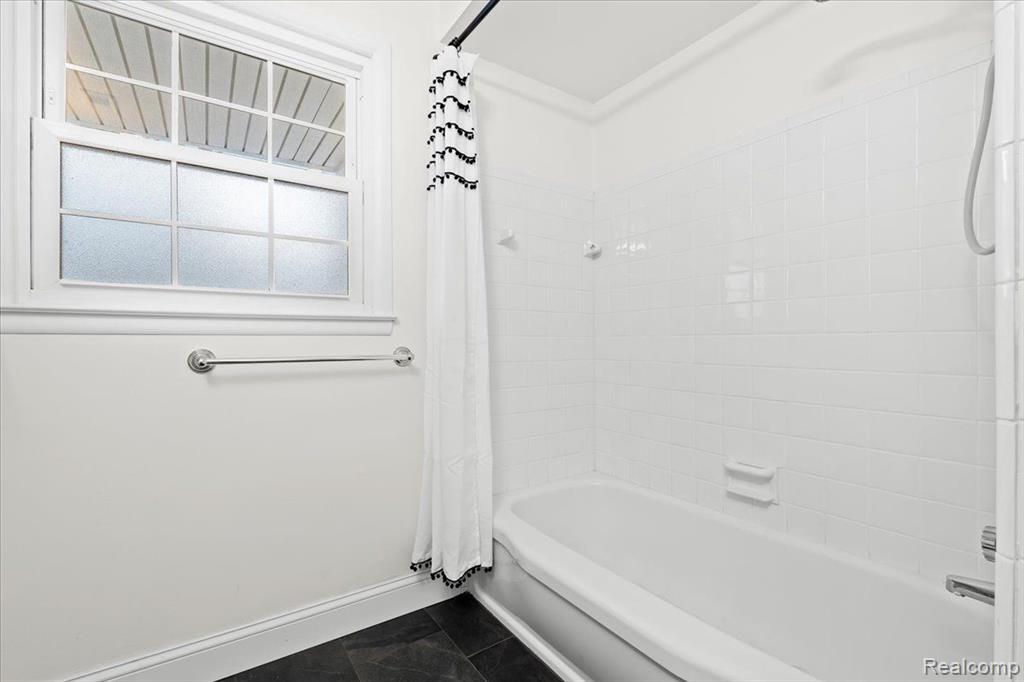4675 QUARTON Road, Bloomfield Hills, MI 48301 — Photo 29