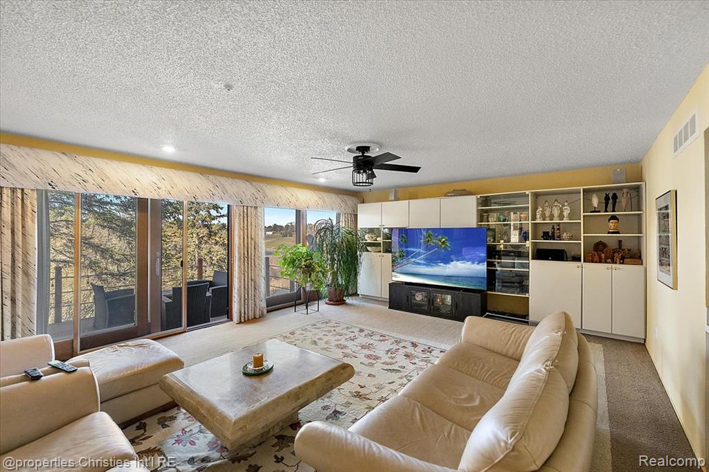 1808 Moors Court, Bloomfield Hills, MI, 48302