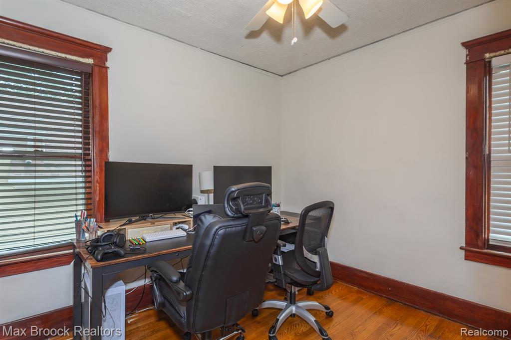 464 E CAMBOURNE Street, Ferndale, MI 48220 — Photo 23