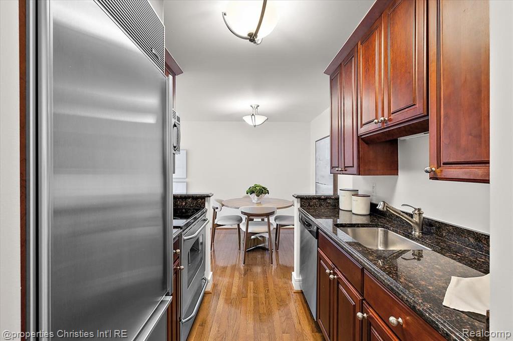411 S Old Woodward Avenue, 821, Birmingham, MI 48009 — Photo 6