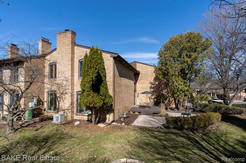 881 Greenhills Drive, Ann Arbor, MI 48105 — Photo 9