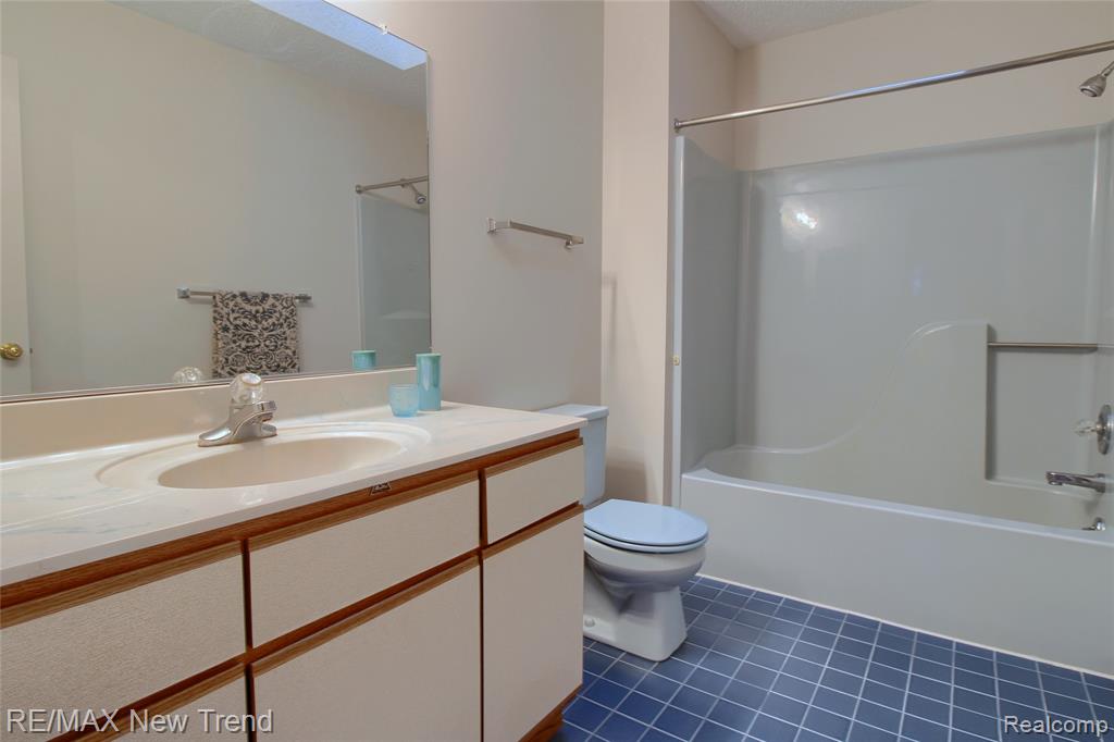 7252 STEEPLECHASE Drive, Saline, MI 48176 — Photo 28