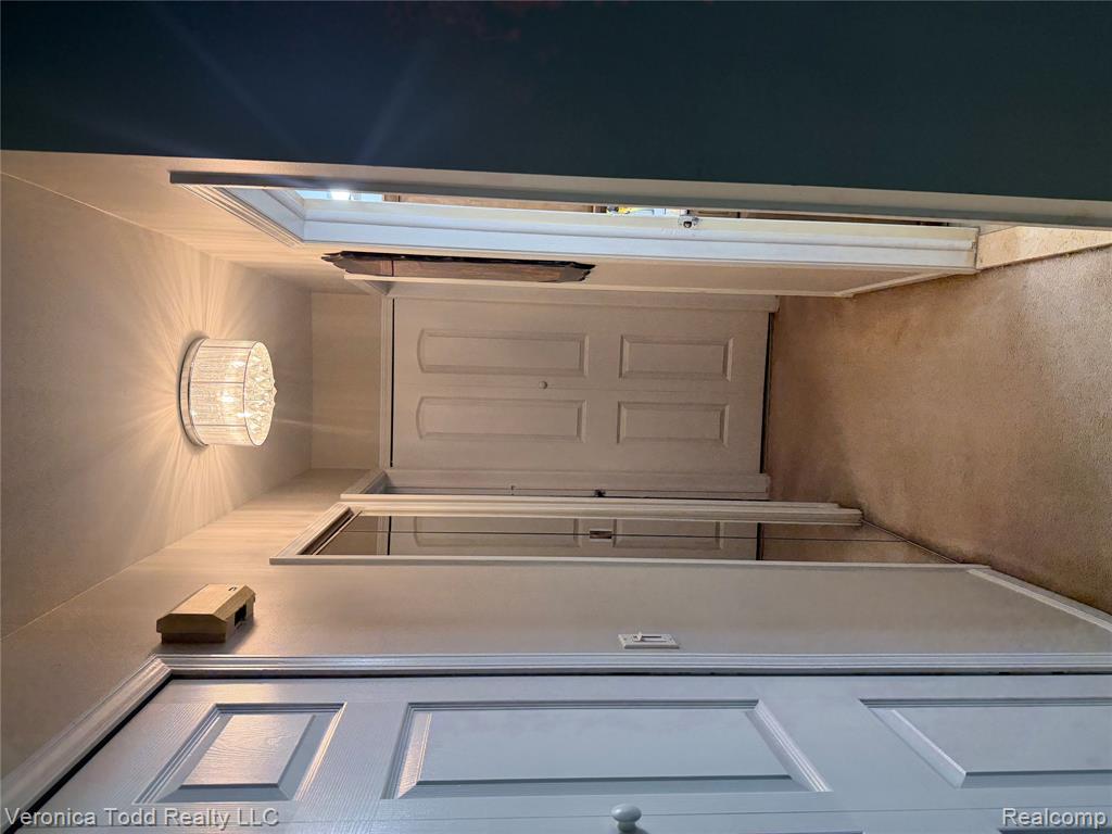 2994 Roundtree Drive, Troy, MI 48083 — Photo 11