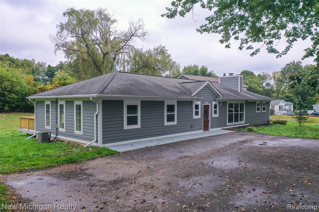6239 Grange Hall Road, Holly, MI 48442 — Photo 2