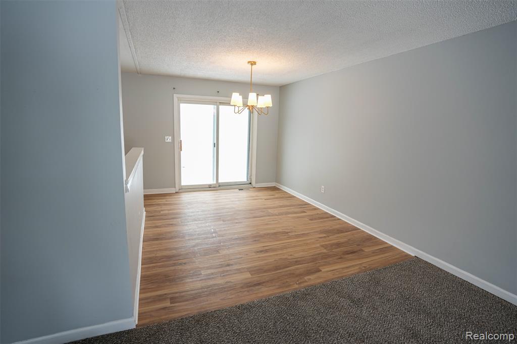 5783 Williamsburg Court, Waterford, MI 48327 — Photo 19
