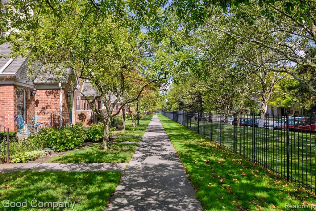 1846 Campau Farms Circle, 120, Detroit, MI 48207 — Photo 36