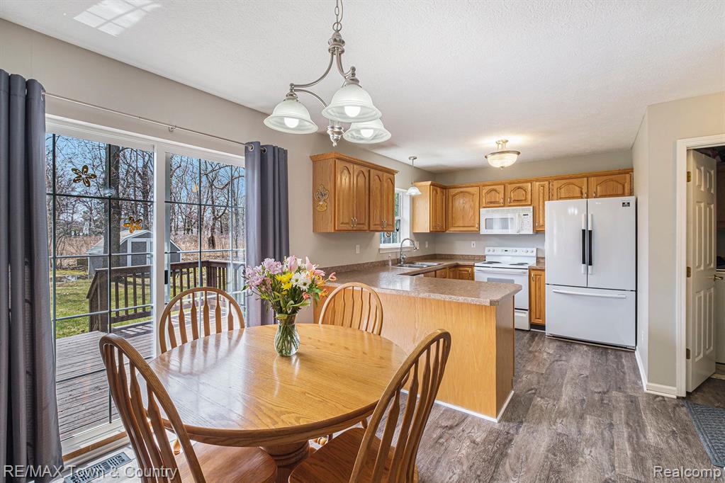 6043 SIPES Lane, Flint, MI 48532 — Photo 7