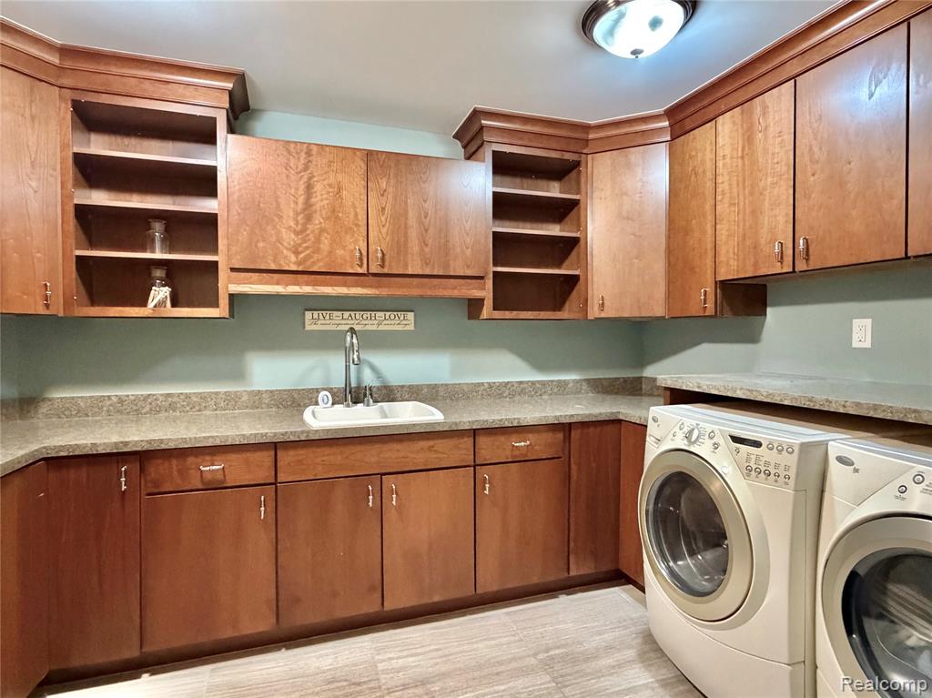 55951 Ashbrooke Drive W, Utica, MI 48316 — Photo 48