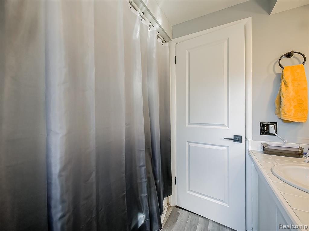 15958 Shadyside Drive, Livonia, MI, 48154