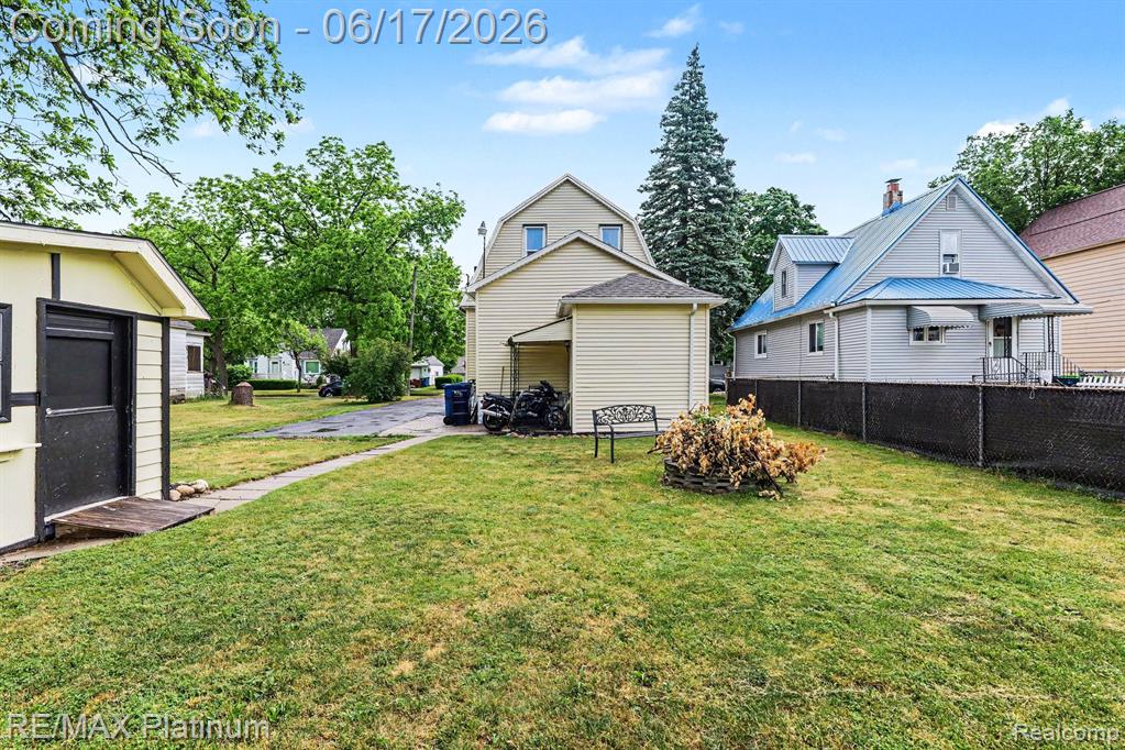 405 N Kiesel Street, Bay City, MI 48706 — Photo 22