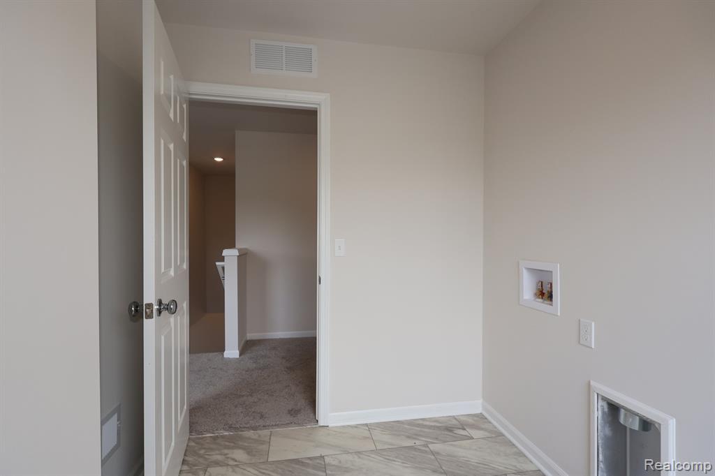 362 Hidden River W, Holly, MI 48442 — Photo 19