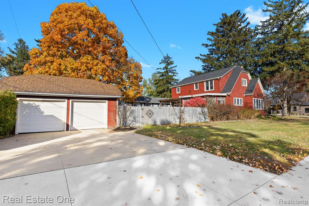 240 MONT EAGLE Street, Milford, MI 48381 — Photo 7