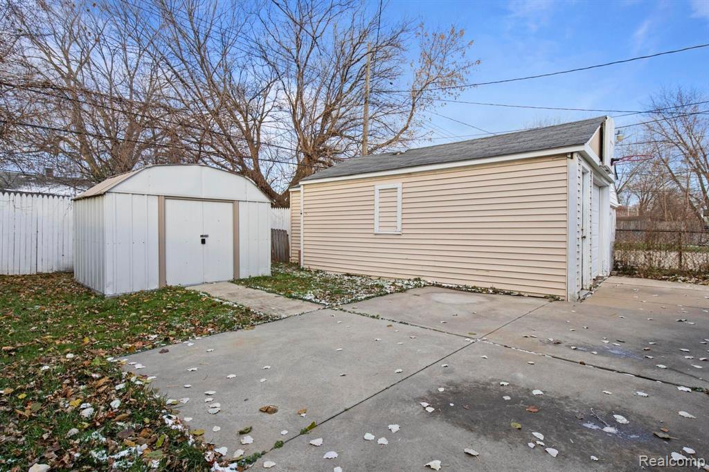 7027 HUDSON Avenue, Warren, MI 48091 — Photo 25