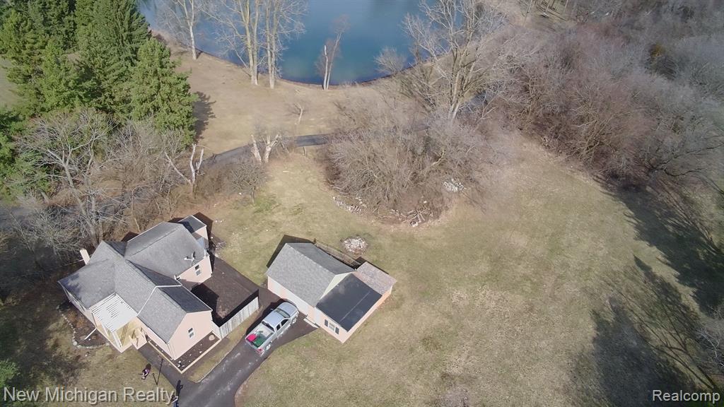 4262 W COURT Street, Flint, MI 48532 — Photo 2