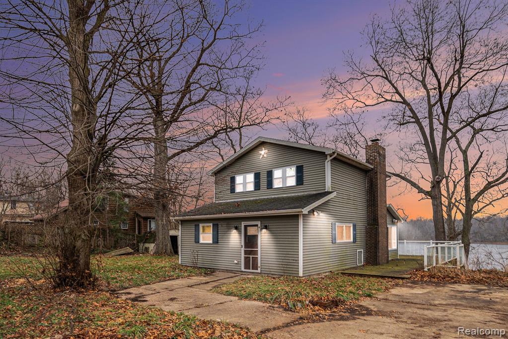 1296 LAKEVIEW Drive, Tipton, MI 49287 — Photo 2