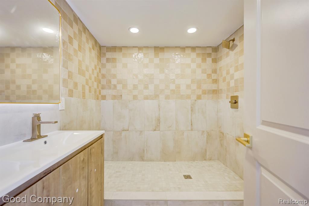 23 Fairwood Boulevard, Pleasant Ridge, MI — Photo 40