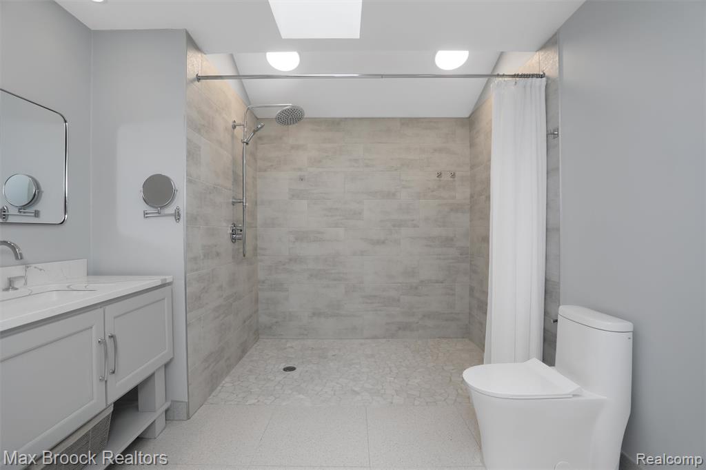 5844 INDEPENDENCE Lane, West Bloomfield, MI — Photo 25