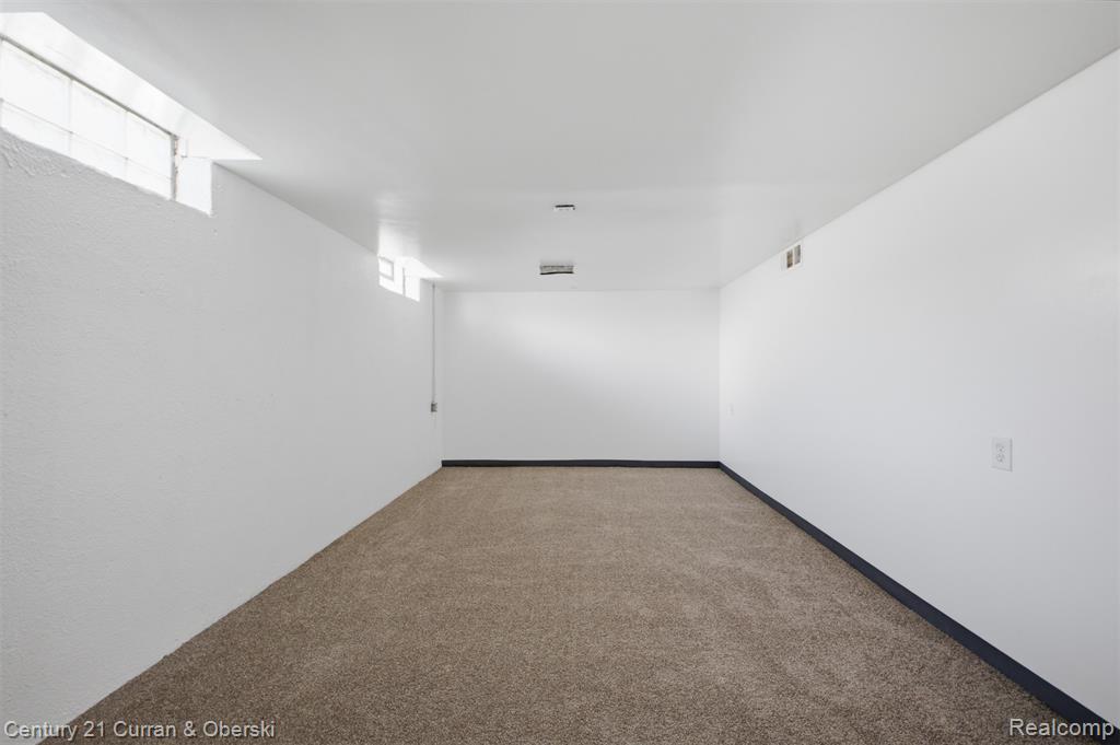 5375 Mayfair Street, Dearborn Heights, MI 48125 — Photo 21