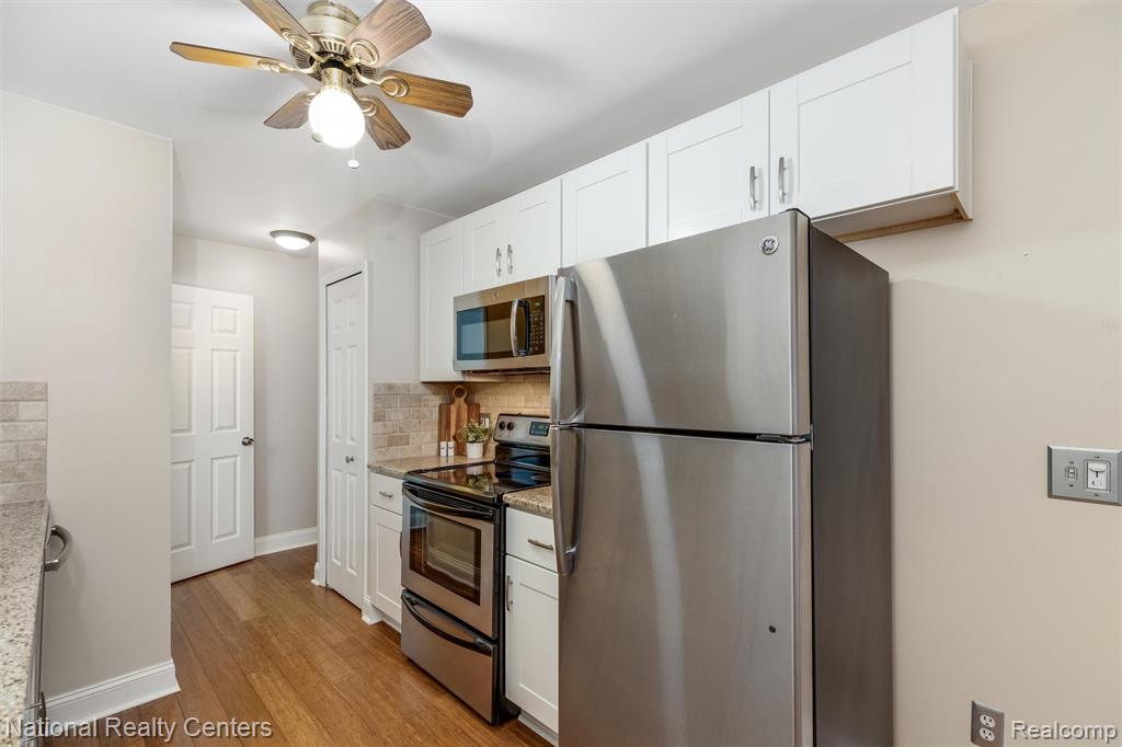 22353 PEACHTREE, Novi, MI — Photo 11