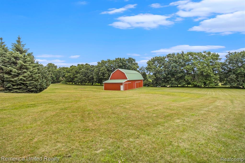 6740 HERBST Road, Brighton, MI 48114 — Photo 4