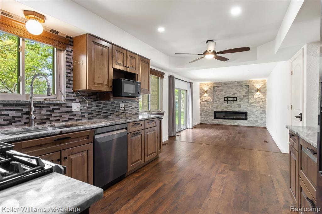 4061 Middlebury Drive, Troy, MI 48085 — Photo 10