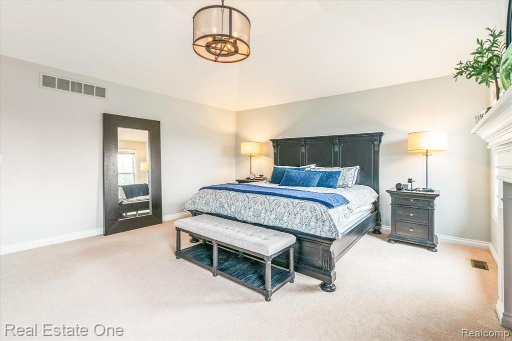48025 E OXFORD Court, Canton, MI 48187 — Photo 61