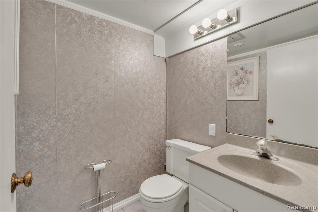 5772 Perrytown Drive, West Bloomfield, MI — Photo 15