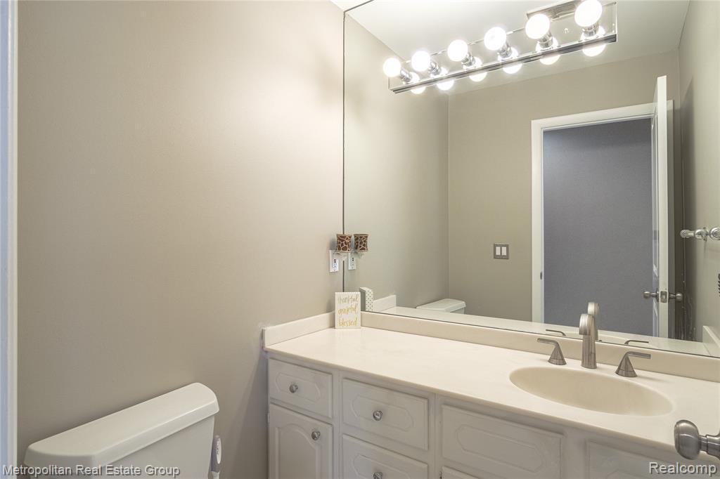 6364 Pinecroft Drive, West Bloomfield, MI — Photo 13