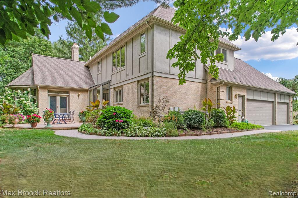 60 Kingsley Manor Drive, Bloomfield Hills, MI 48304 — Photo 61
