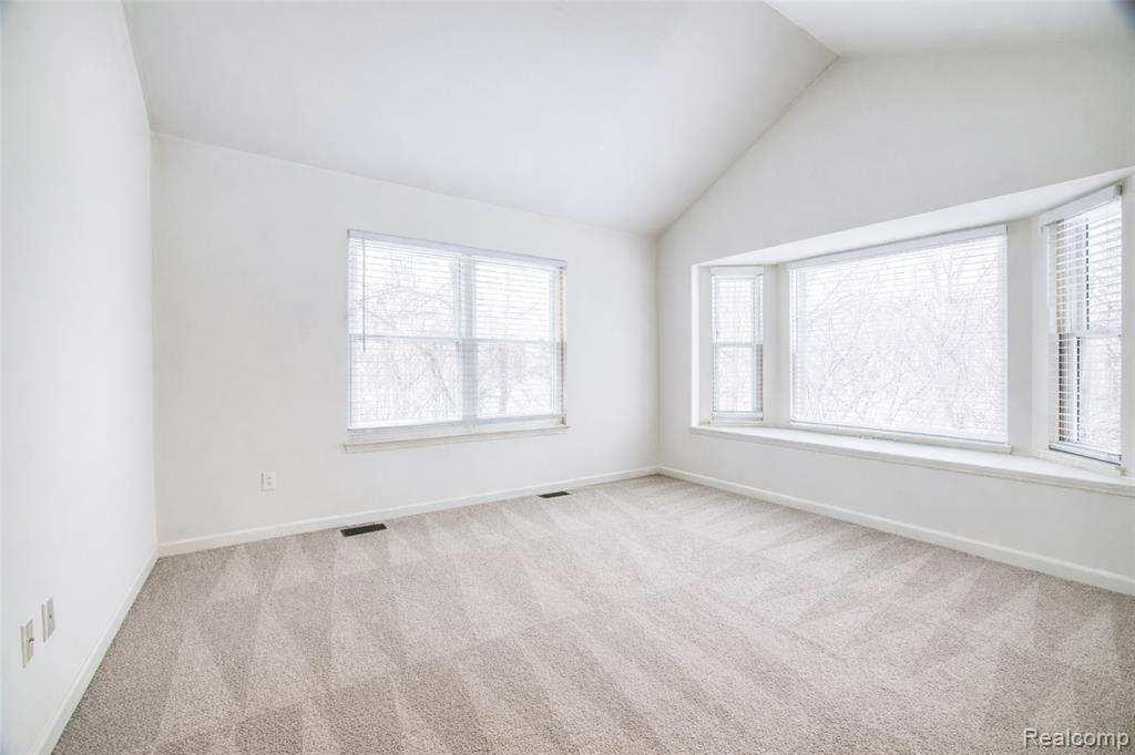 10237 Swan Lake Circle, Ypsilanti, MI 48197 — Photo 17
