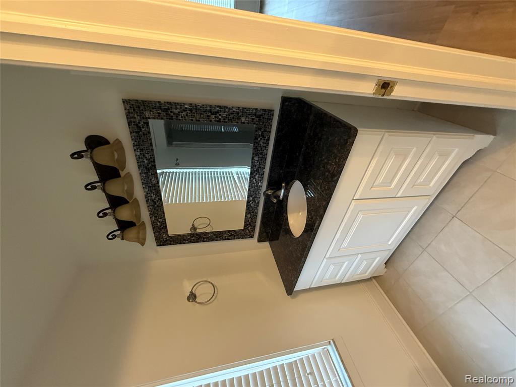 150 E Long Lake Road, Bloomfield Hills, MI 48304 — Photo 21