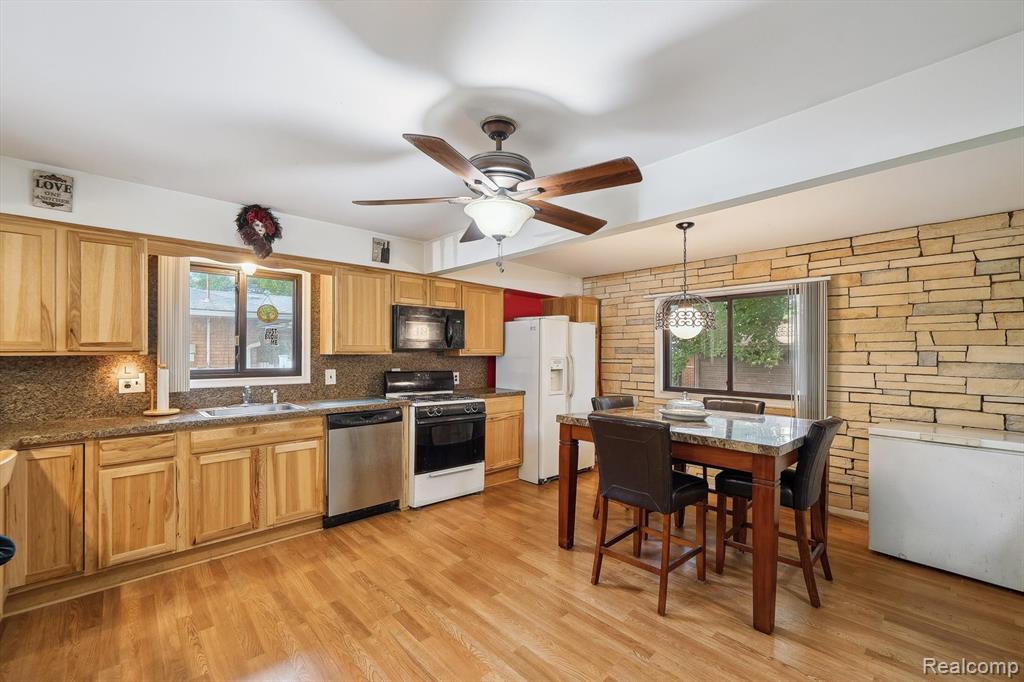 9328 William Street, Taylor, MI 48180 — Photo 9