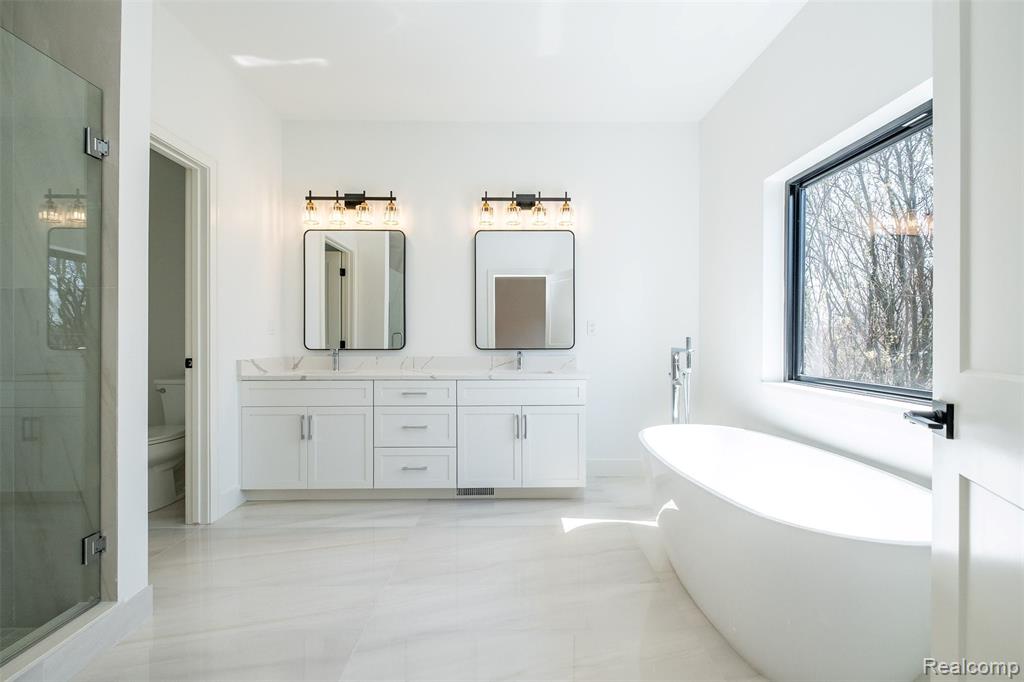 50 Lesdale Drive, Troy, MI 48085 — Photo 47