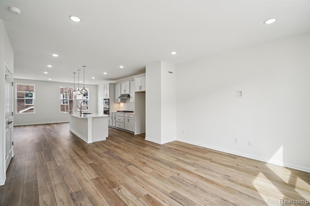 42827 Atwood Avenue, Novi, MI — Photo 12