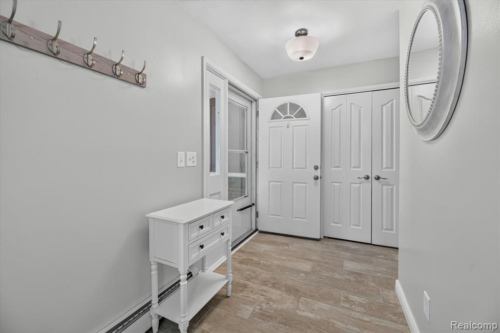 423 Sunset, White Lake, MI 48383 — Photo 10