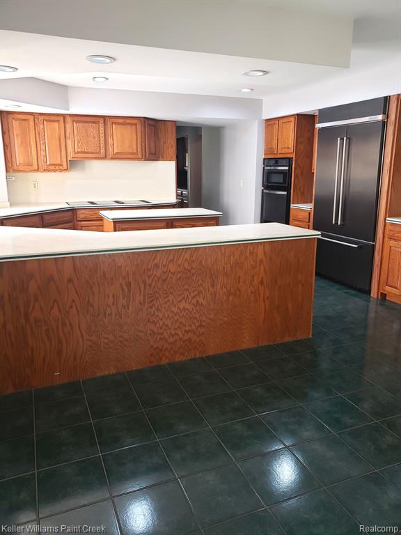 582 W HAMLIN Road, Rochester Hills, MI 48307 — Photo 12