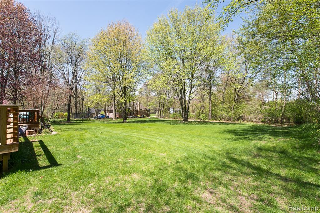 6093 Rosewood Parkway, White Lake, MI 48383 — Photo 32