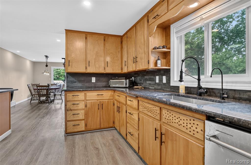 420 N Main Street, Almont, MI 48003 — Photo 16