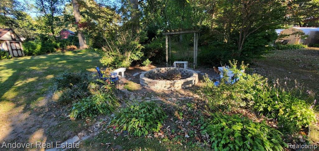 6676 KEITHCREST Drive, Temperance, MI 48182 — Photo 6