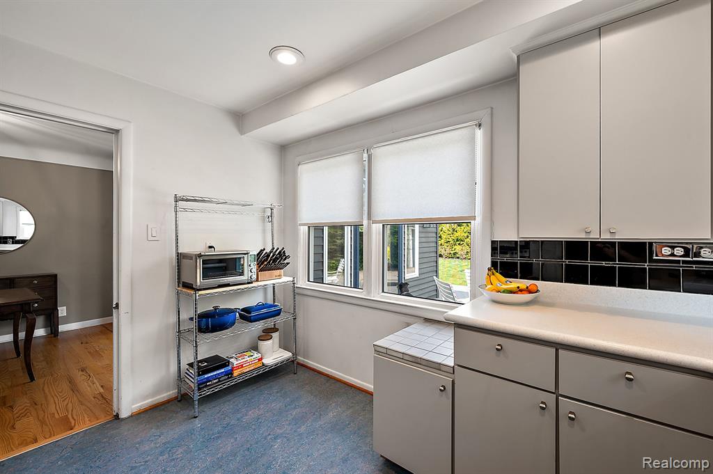 4402 Amherst Road, Royal Oak, MI 48073 — Photo 11