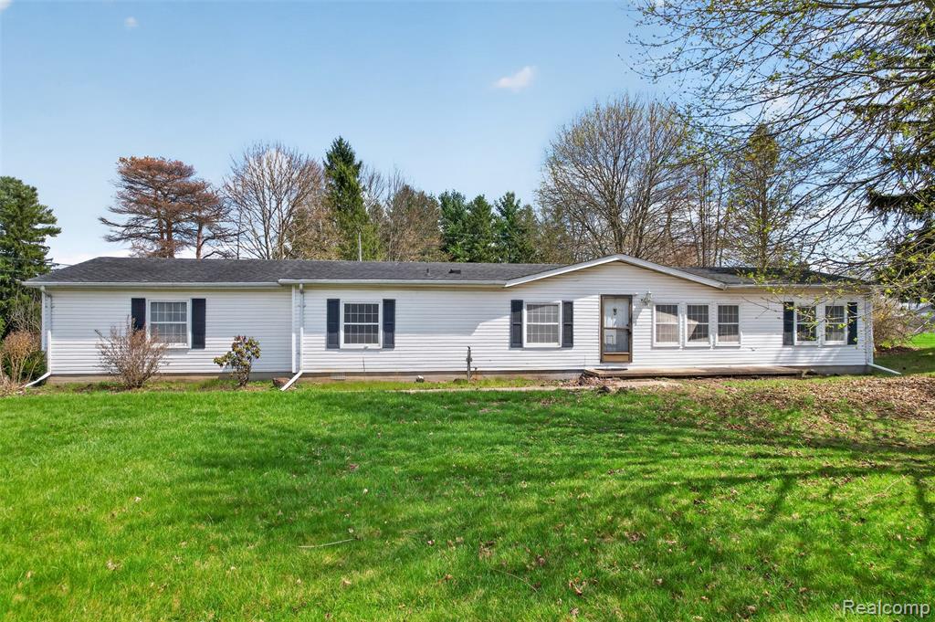 11011 Hamburg Road, Whitmore Lake, MI 48189 — front exterior