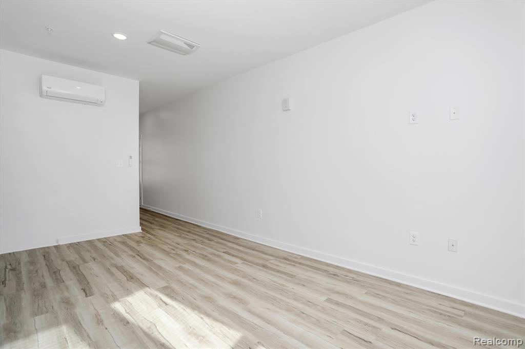 799 E Grand Boulevard, Detroit, MI 48207 — Photo 4